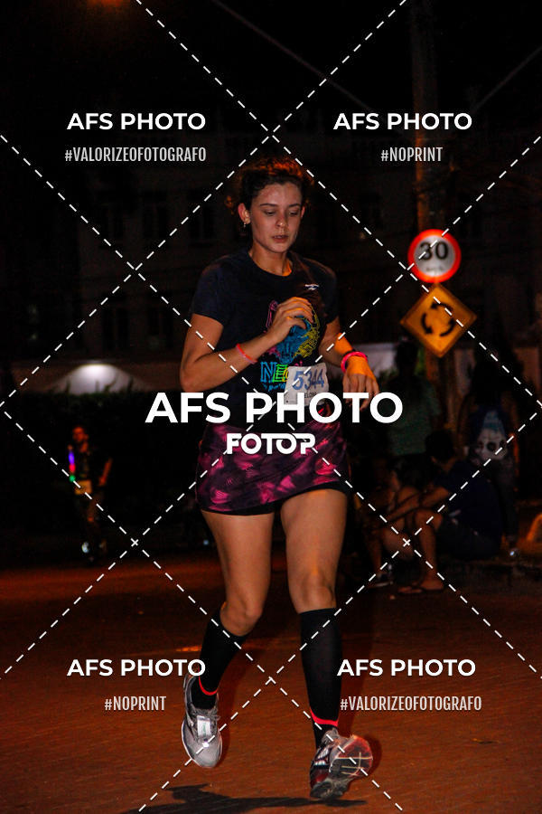 Buy your photos of the eventNeon Night Run 2019 - Belo Horizonte on Fotop