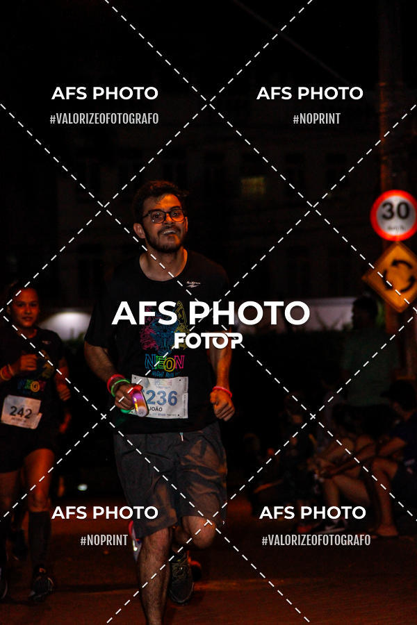 Buy your photos of the eventNeon Night Run 2019 - Belo Horizonte on Fotop