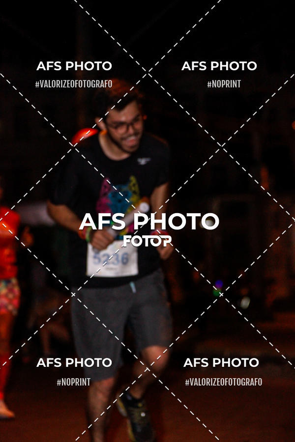 Buy your photos of the eventNeon Night Run 2019 - Belo Horizonte on Fotop
