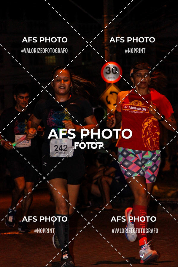 Buy your photos of the eventNeon Night Run 2019 - Belo Horizonte on Fotop