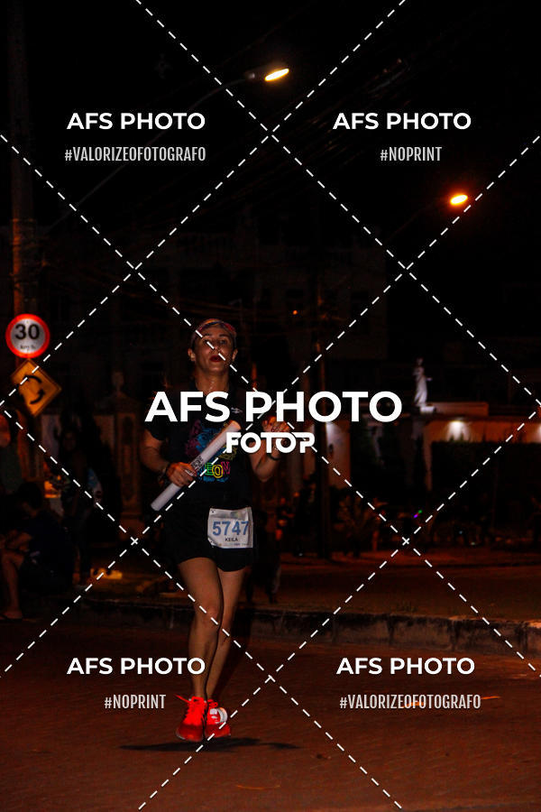Buy your photos of the eventNeon Night Run 2019 - Belo Horizonte on Fotop