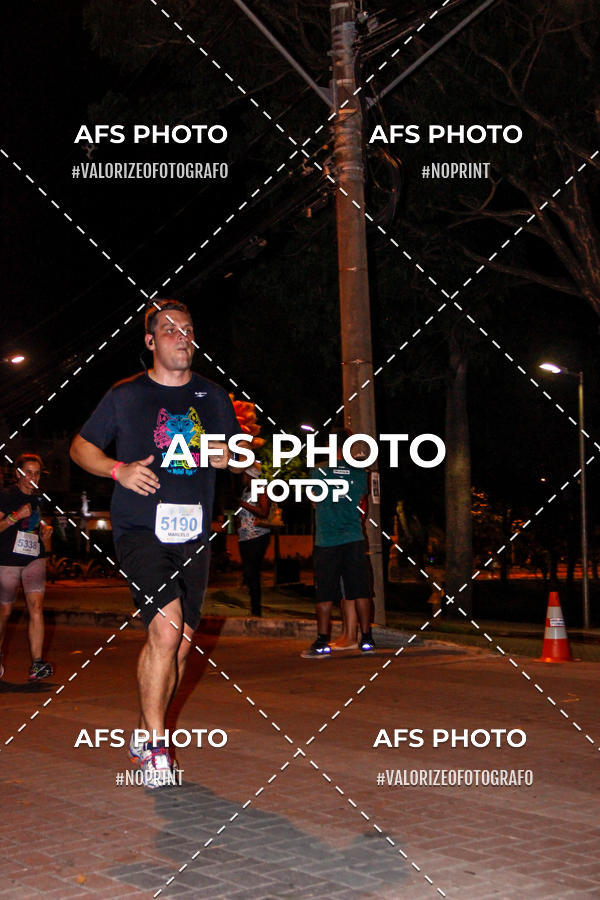 Buy your photos of the eventNeon Night Run 2019 - Belo Horizonte on Fotop