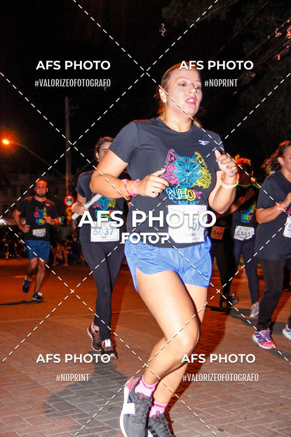 Buy your photos of the eventNeon Night Run 2019 - Belo Horizonte on Fotop