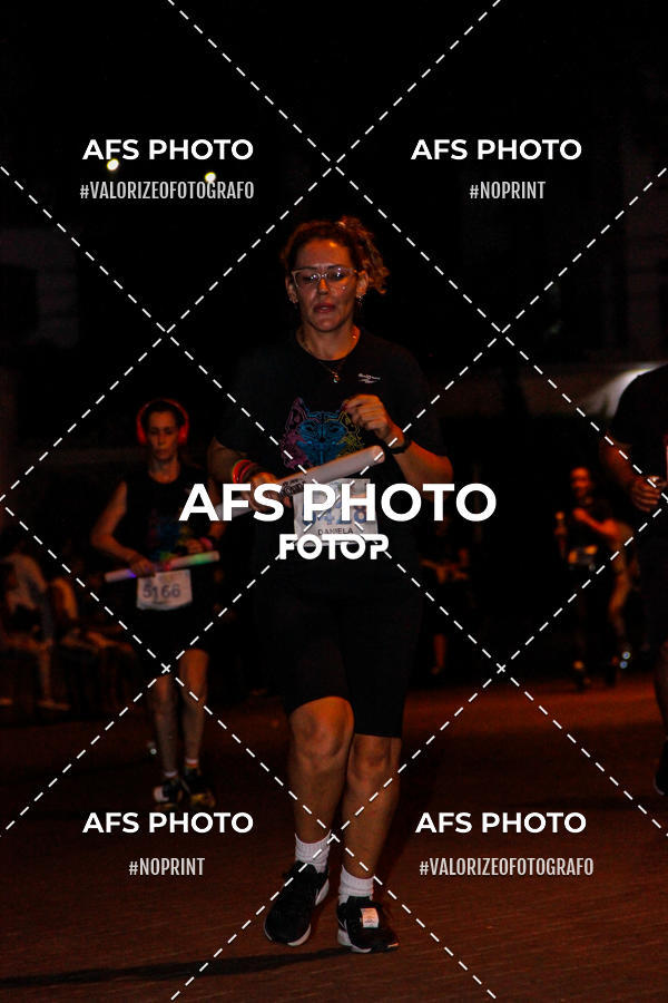 Buy your photos of the eventNeon Night Run 2019 - Belo Horizonte on Fotop