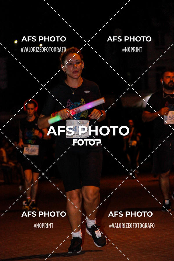 Buy your photos of the eventNeon Night Run 2019 - Belo Horizonte on Fotop