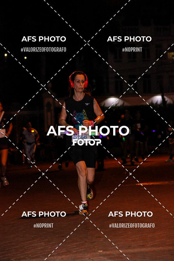 Buy your photos of the eventNeon Night Run 2019 - Belo Horizonte on Fotop