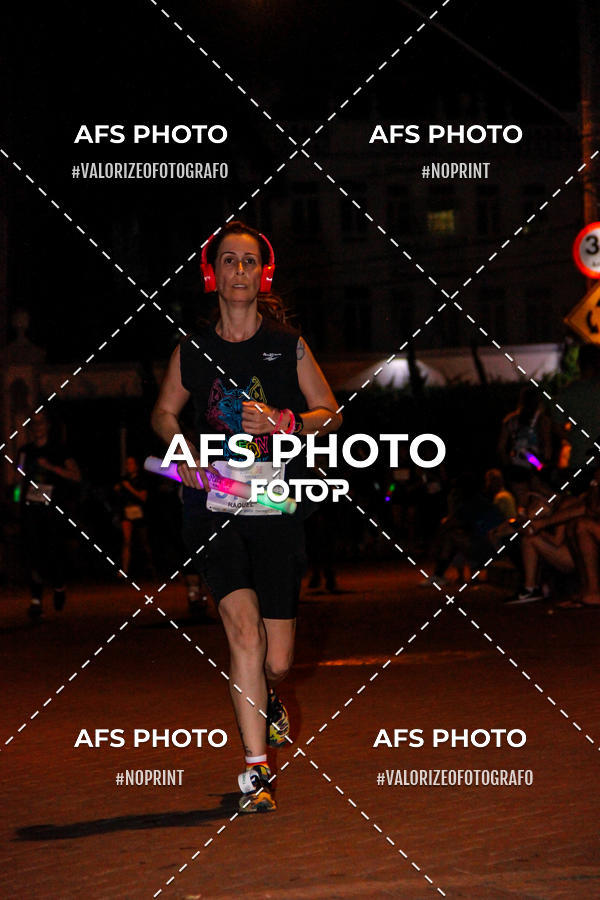 Buy your photos of the eventNeon Night Run 2019 - Belo Horizonte on Fotop