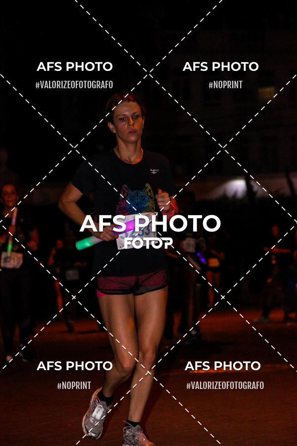 Buy your photos of the eventNeon Night Run 2019 - Belo Horizonte on Fotop