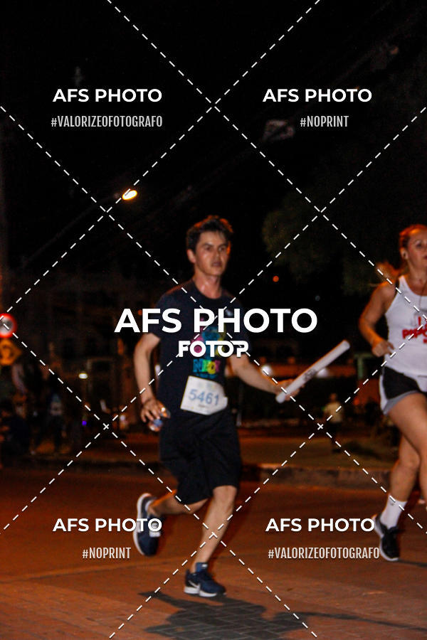 Buy your photos of the eventNeon Night Run 2019 - Belo Horizonte on Fotop
