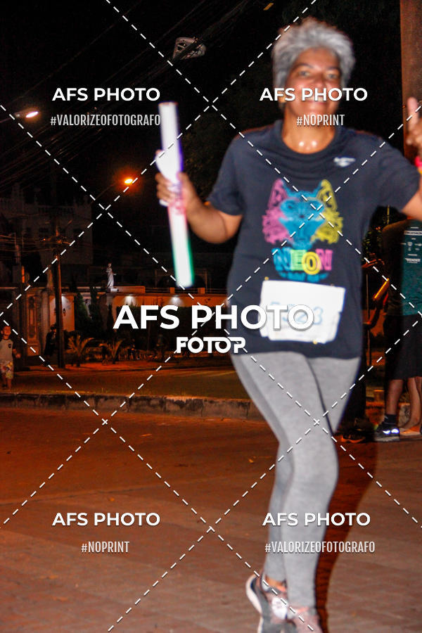 Achetez vos photos de l'vnementNeon Night Run 2019 - Belo Horizonte sur Fotop