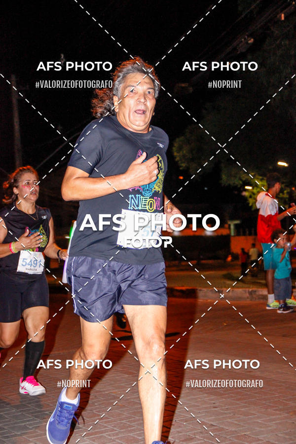 Achetez vos photos de l'vnementNeon Night Run 2019 - Belo Horizonte sur Fotop