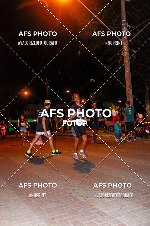 Achetez vos photos de l'vnementNeon Night Run 2019 - Belo Horizonte sur Fotop