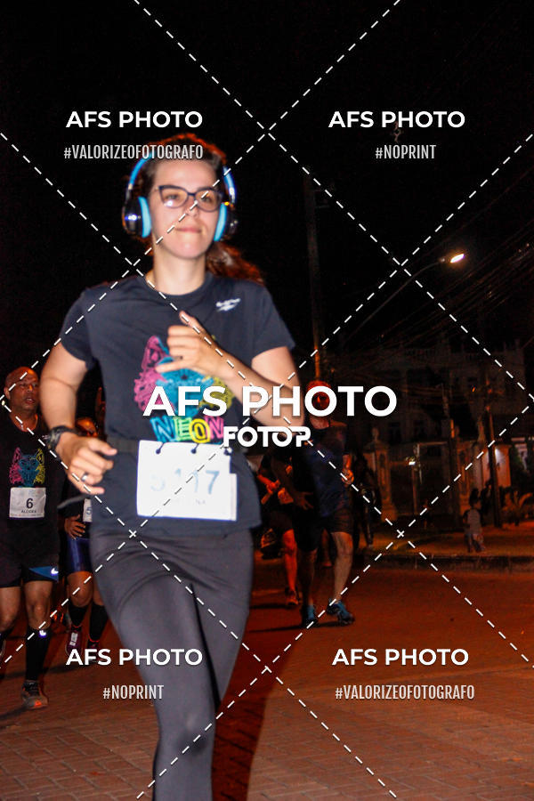 Achetez vos photos de l'vnementNeon Night Run 2019 - Belo Horizonte sur Fotop