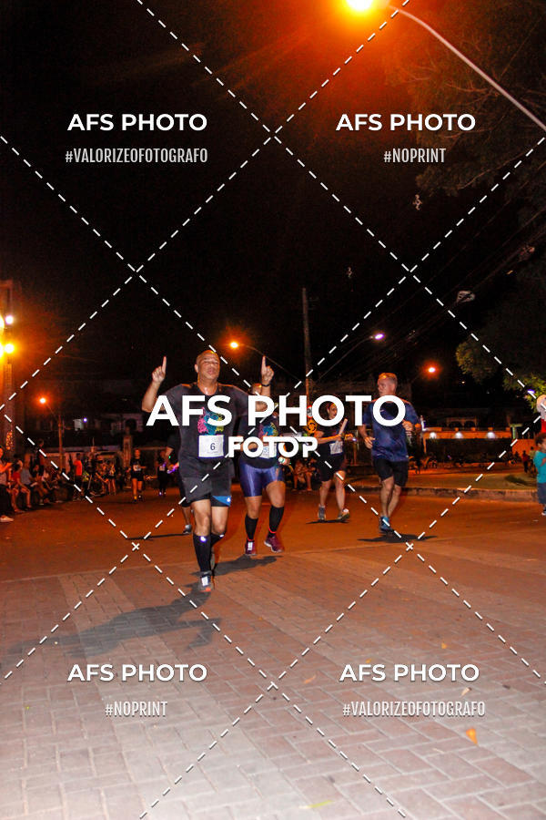 Achetez vos photos de l'vnementNeon Night Run 2019 - Belo Horizonte sur Fotop