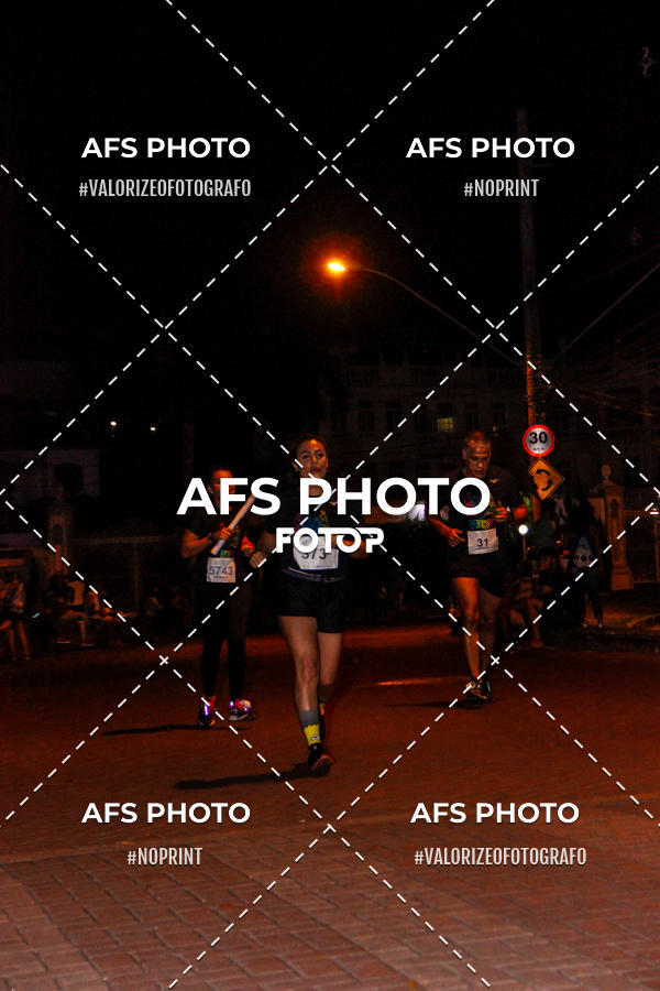 Achetez vos photos de l'vnementNeon Night Run 2019 - Belo Horizonte sur Fotop