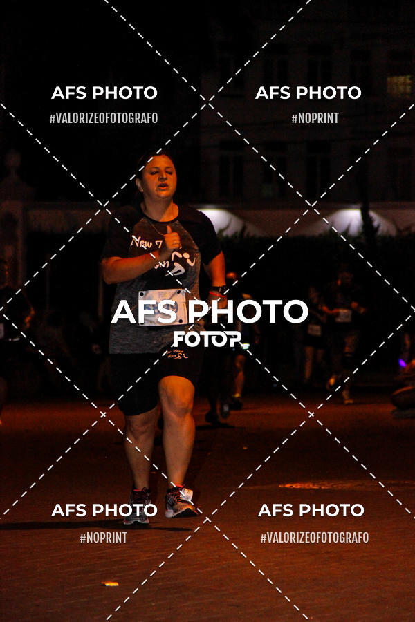 Achetez vos photos de l'vnementNeon Night Run 2019 - Belo Horizonte sur Fotop