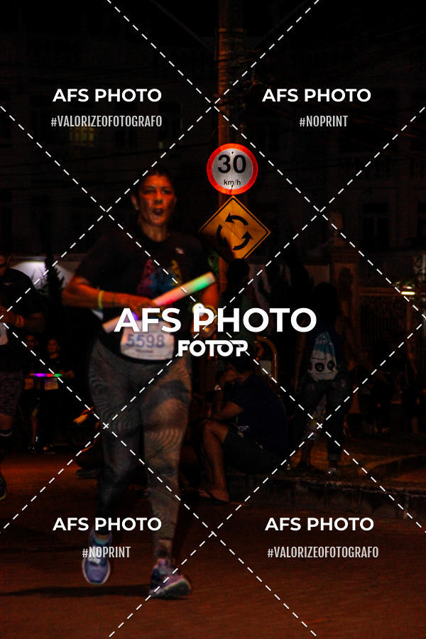 Achetez vos photos de l'vnementNeon Night Run 2019 - Belo Horizonte sur Fotop