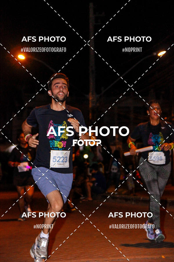Achetez vos photos de l'vnementNeon Night Run 2019 - Belo Horizonte sur Fotop