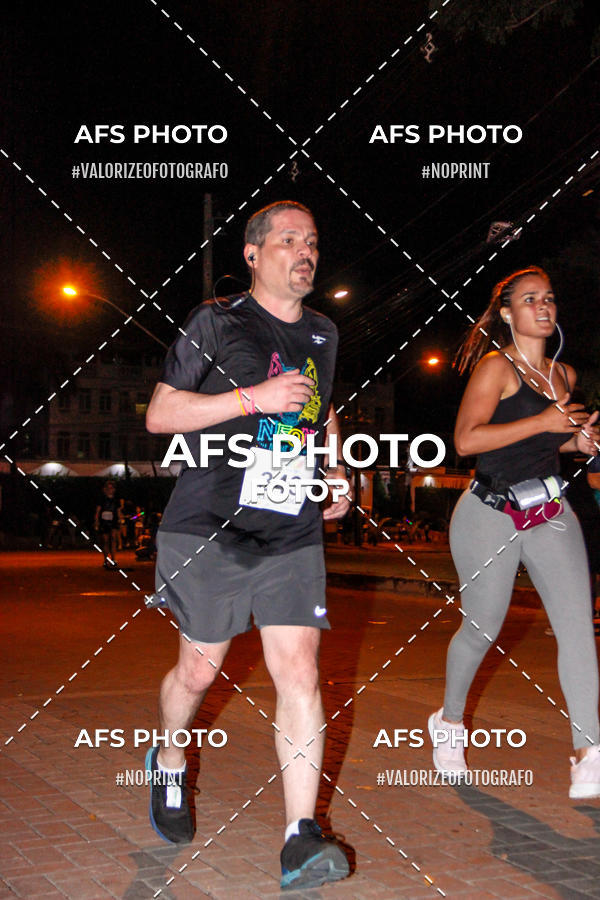 Compra tus fotos del eventoNeon Night Run 2019 - Belo Horizonte En Fotop