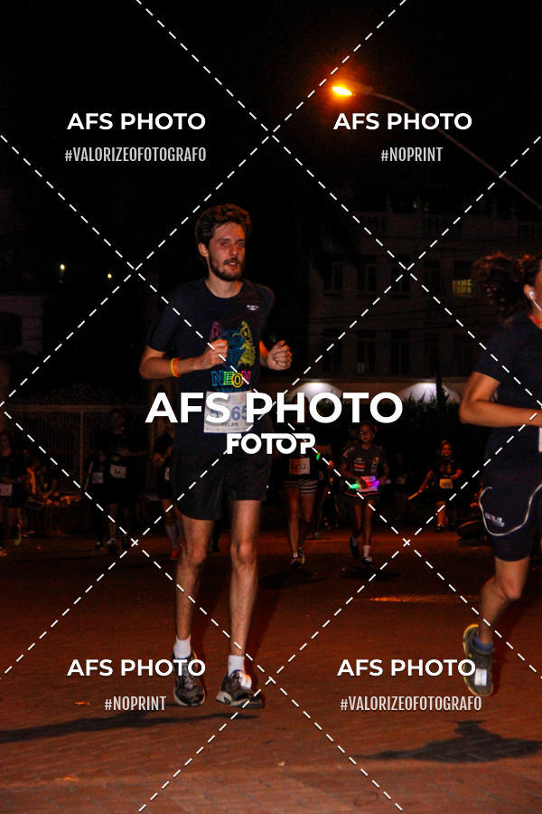 Compra tus fotos del eventoNeon Night Run 2019 - Belo Horizonte En Fotop
