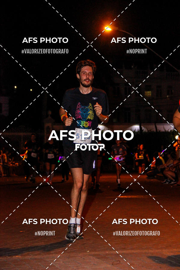 Compra tus fotos del eventoNeon Night Run 2019 - Belo Horizonte En Fotop