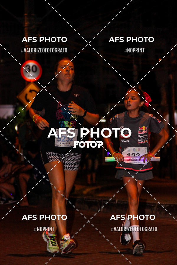 Compra tus fotos del eventoNeon Night Run 2019 - Belo Horizonte En Fotop