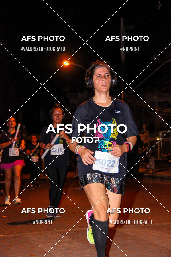 Compra tus fotos del eventoNeon Night Run 2019 - Belo Horizonte En Fotop