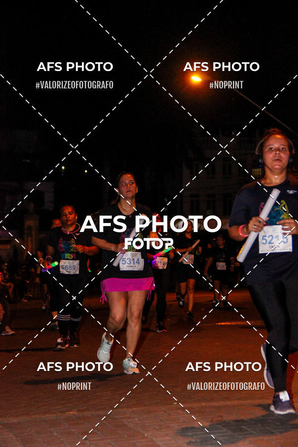 Compra tus fotos del eventoNeon Night Run 2019 - Belo Horizonte En Fotop