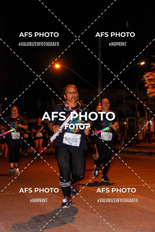 Compra tus fotos del eventoNeon Night Run 2019 - Belo Horizonte En Fotop