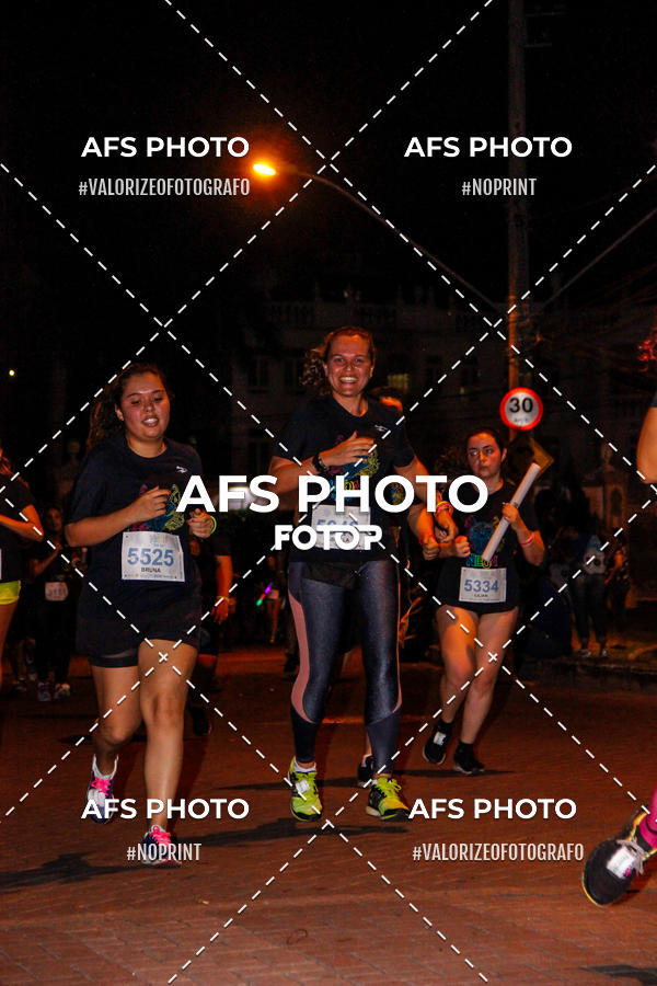 Compra tus fotos del eventoNeon Night Run 2019 - Belo Horizonte En Fotop