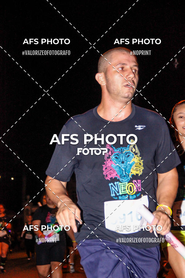 Compra tus fotos del eventoNeon Night Run 2019 - Belo Horizonte En Fotop