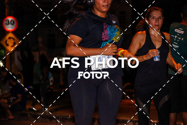 Compra tus fotos del eventoNeon Night Run 2019 - Belo Horizonte En Fotop