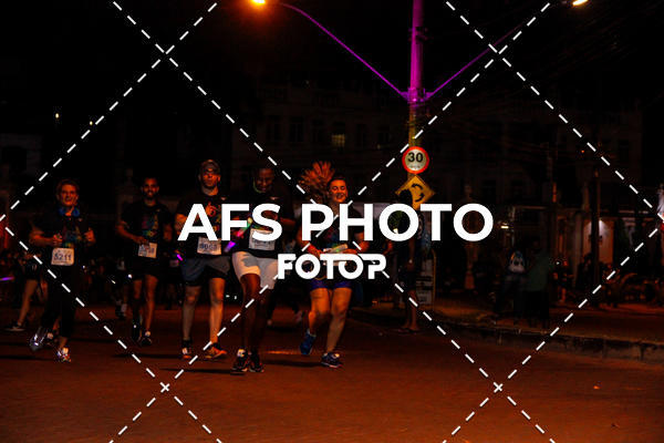 Compra tus fotos del eventoNeon Night Run 2019 - Belo Horizonte En Fotop