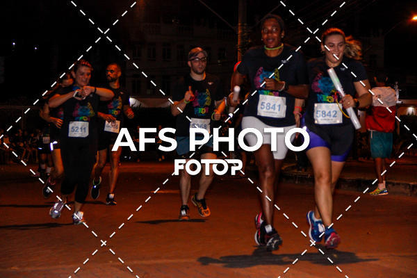 Compra tus fotos del eventoNeon Night Run 2019 - Belo Horizonte En Fotop