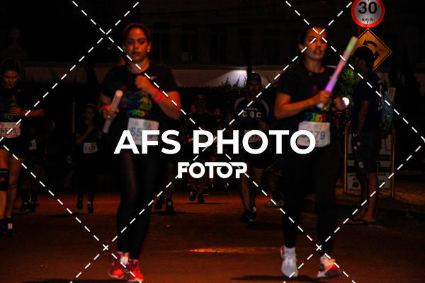 Compra tus fotos del eventoNeon Night Run 2019 - Belo Horizonte En Fotop