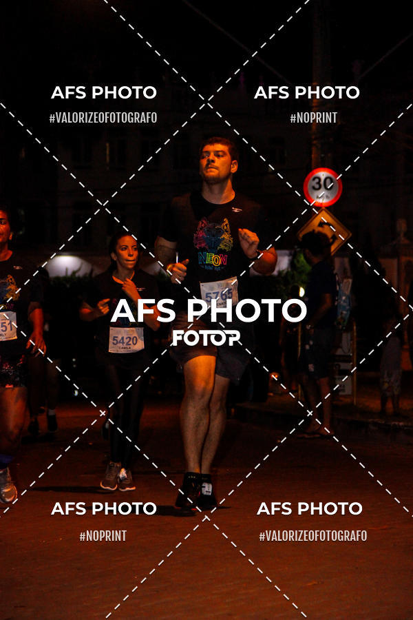 Compra tus fotos del eventoNeon Night Run 2019 - Belo Horizonte En Fotop