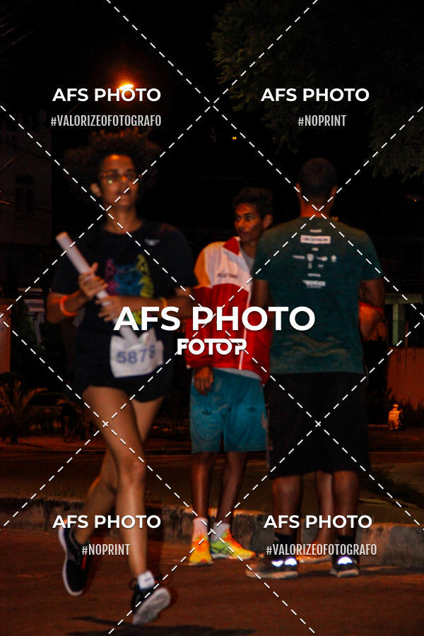 Achetez vos photos de l'vnementNeon Night Run 2019 - Belo Horizonte sur Fotop