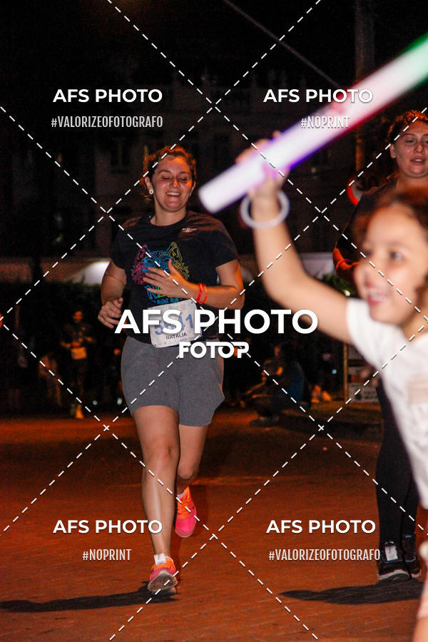 Achetez vos photos de l'vnementNeon Night Run 2019 - Belo Horizonte sur Fotop