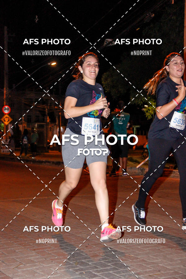 Achetez vos photos de l'vnementNeon Night Run 2019 - Belo Horizonte sur Fotop
