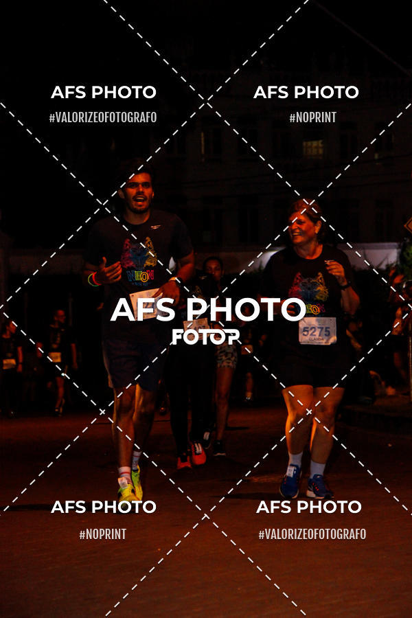 Achetez vos photos de l'vnementNeon Night Run 2019 - Belo Horizonte sur Fotop