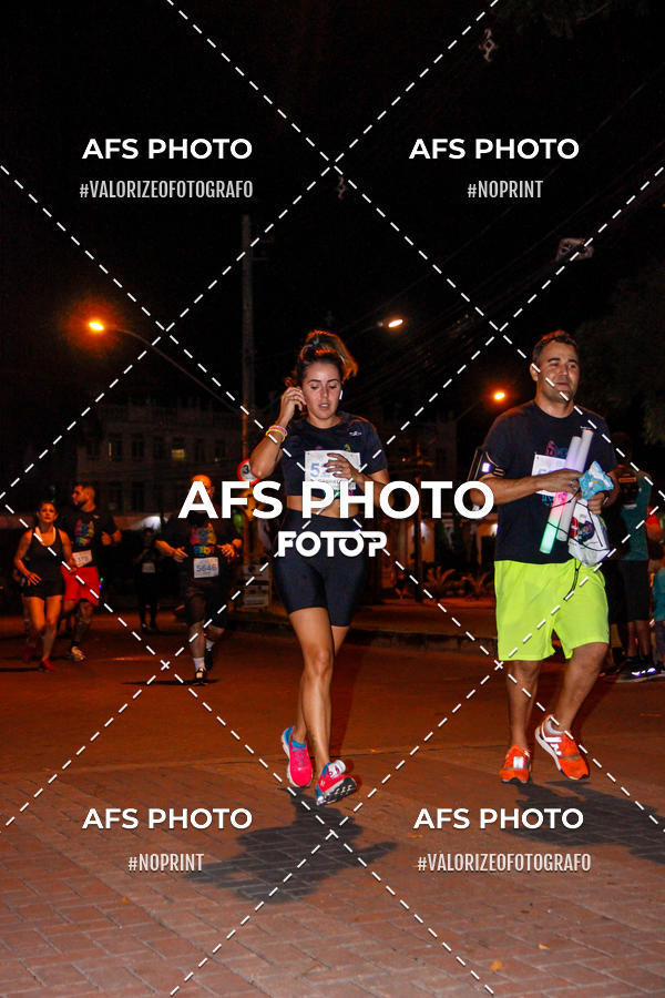 Achetez vos photos de l'vnementNeon Night Run 2019 - Belo Horizonte sur Fotop