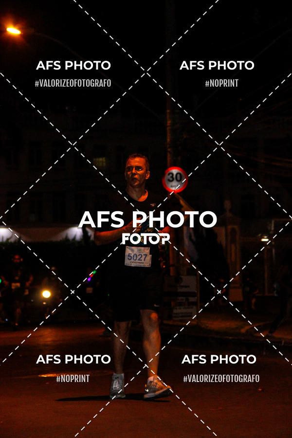 Achetez vos photos de l'vnementNeon Night Run 2019 - Belo Horizonte sur Fotop