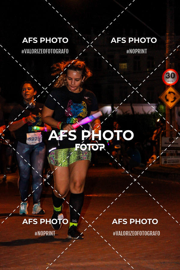 Achetez vos photos de l'vnementNeon Night Run 2019 - Belo Horizonte sur Fotop