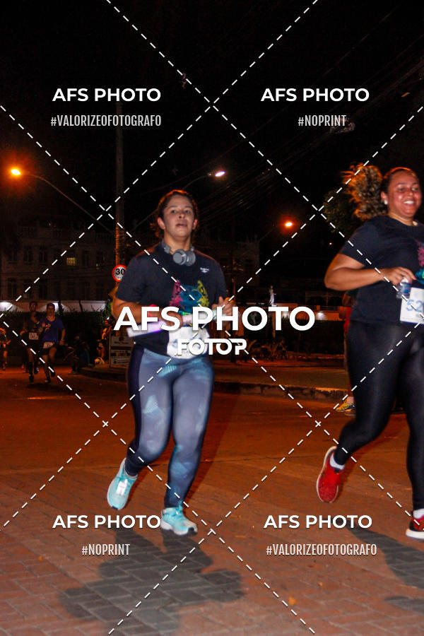 Achetez vos photos de l'vnementNeon Night Run 2019 - Belo Horizonte sur Fotop
