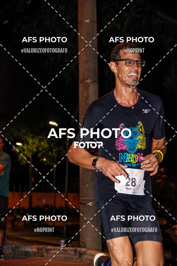 Compra tus fotos del eventoNeon Night Run 2019 - Belo Horizonte En Fotop