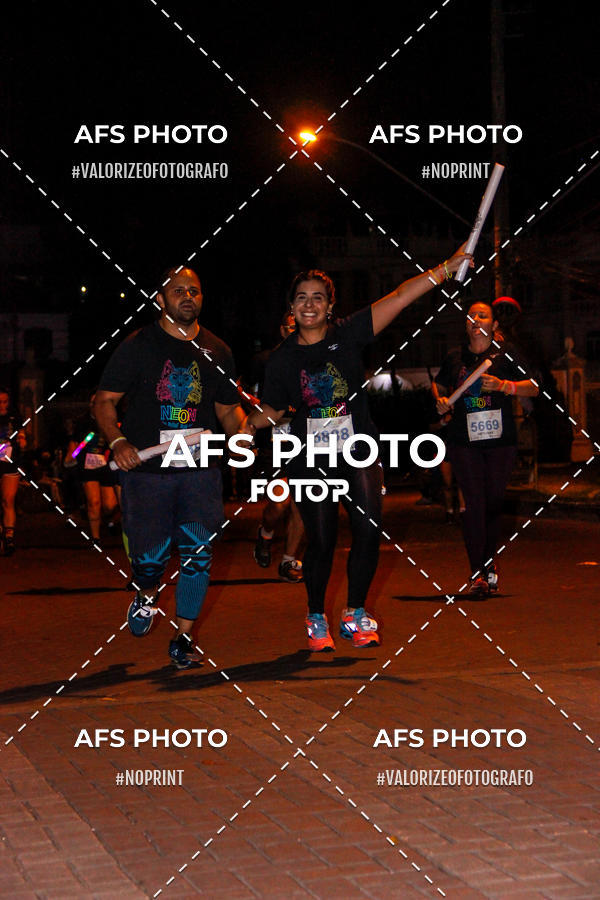 Compra tus fotos del eventoNeon Night Run 2019 - Belo Horizonte En Fotop