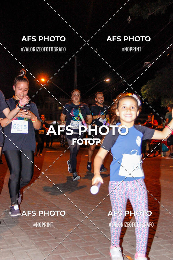 Achetez vos photos de l'vnementNeon Night Run 2019 - Belo Horizonte sur Fotop