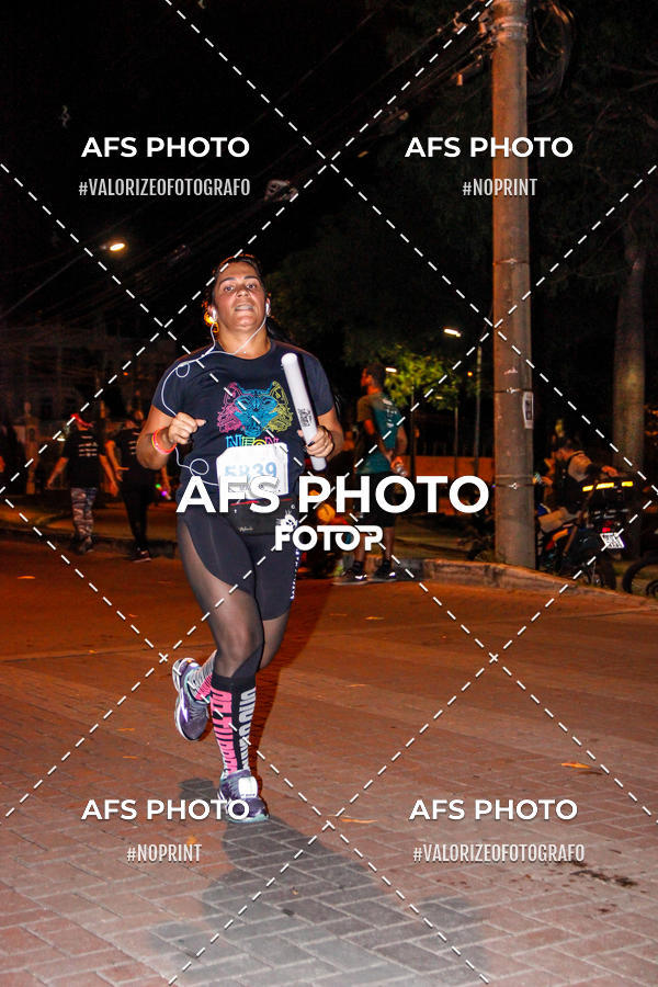 Achetez vos photos de l'vnementNeon Night Run 2019 - Belo Horizonte sur Fotop