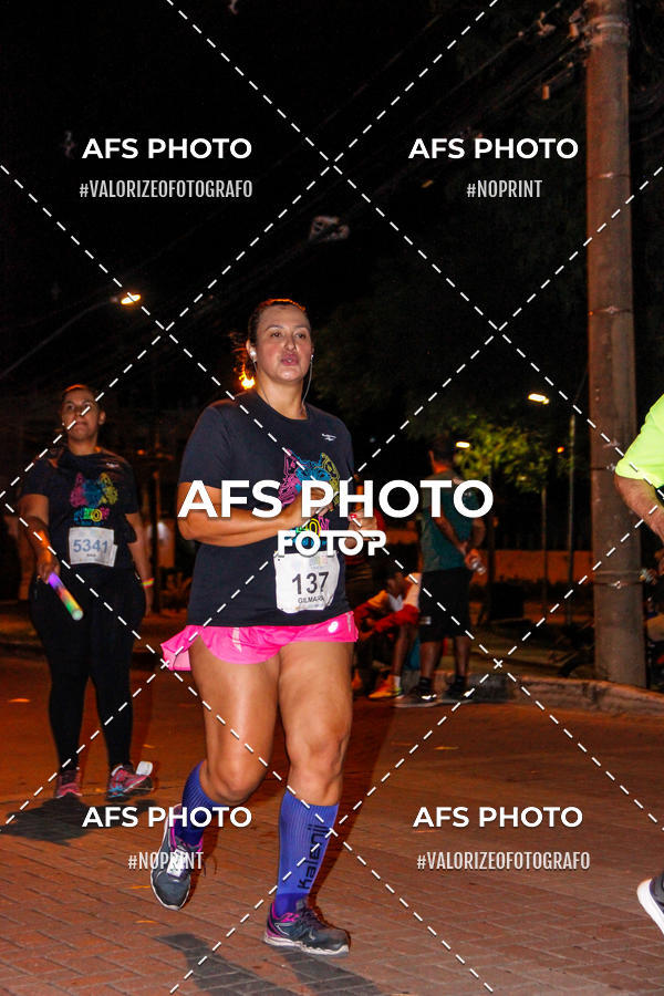 Achetez vos photos de l'vnementNeon Night Run 2019 - Belo Horizonte sur Fotop