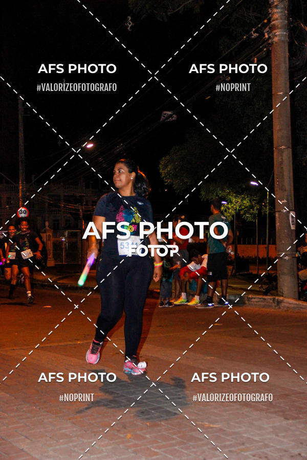 Achetez vos photos de l'vnementNeon Night Run 2019 - Belo Horizonte sur Fotop